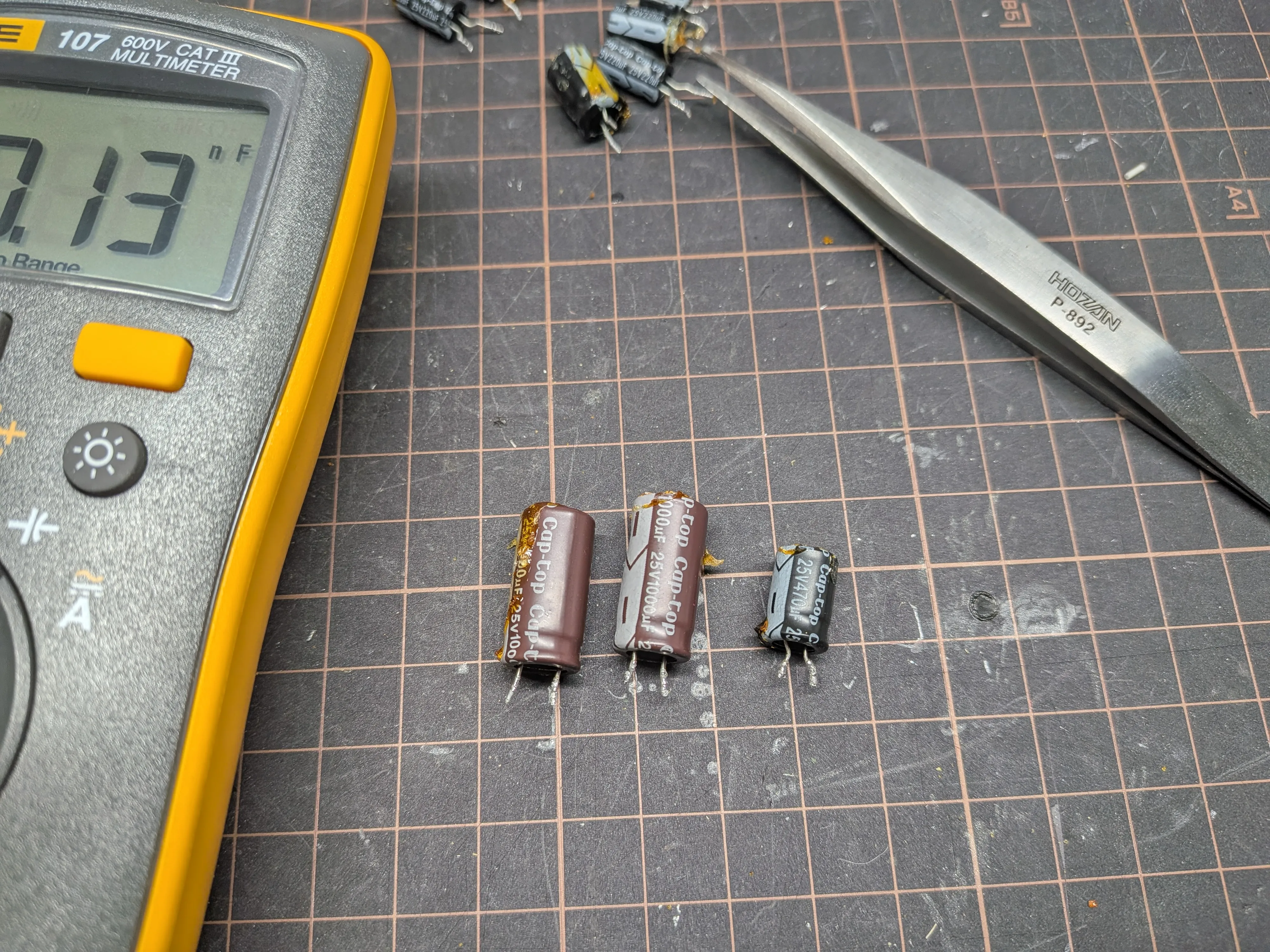 Measuring capacitors with a multimeter